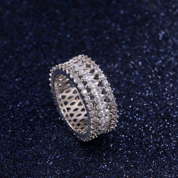 ✨SOLD OUT✨Hollow Intricate Wide Band✨ - Picture 6 of 10